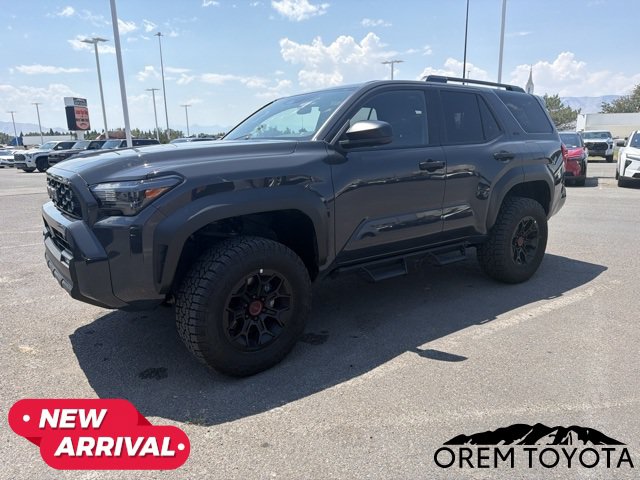 Used 2025 Toyota 4Runner SR5 AWD/4WD image 17