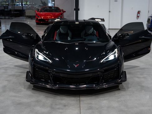 Used 2023 Chevrolet Corvette Z06 image 34