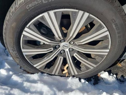 Certified 2024 Volvo XC90 B5 Plus image 21