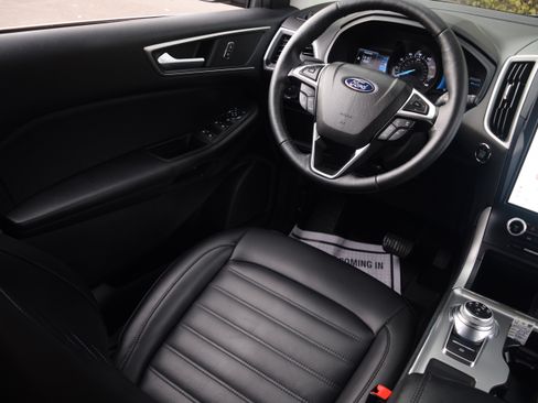 Used 2022 Ford Edge SEL w/ Convenience Package image 2