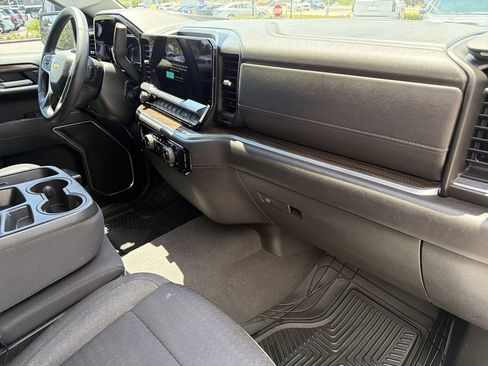 Certified 2022 Chevrolet Silverado 1500 LT RWD image 12