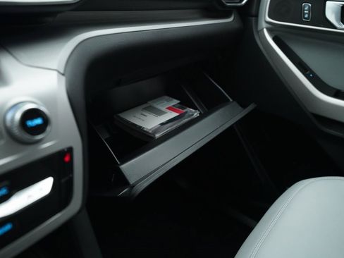 Used 2021 Ford Explorer XLT w/ XLT Sport Appearance Package image 30