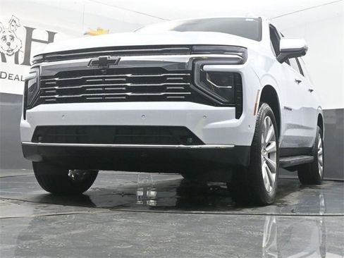 New 2026 Chevrolet Suburban Premier image 4