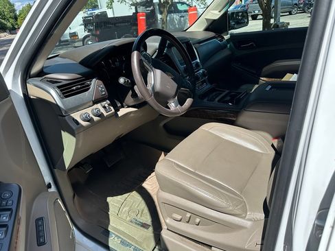 Used 2018 Chevrolet Suburban Premier AWD/4WD image 9