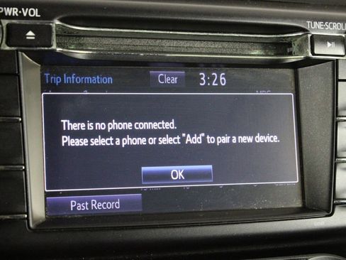 Used 2018 Toyota RAV4 LE image 31