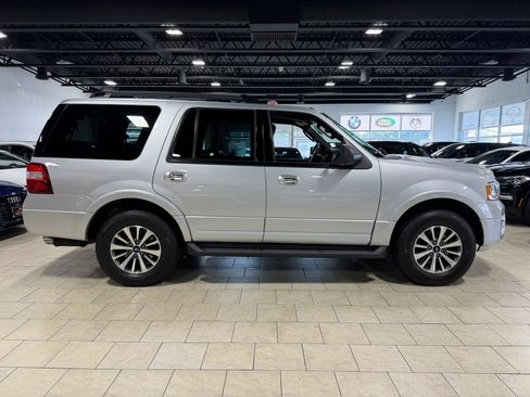 Used 2017 Ford Expedition XLT w/ Equipment Group 202A AWD/4WD image 25
