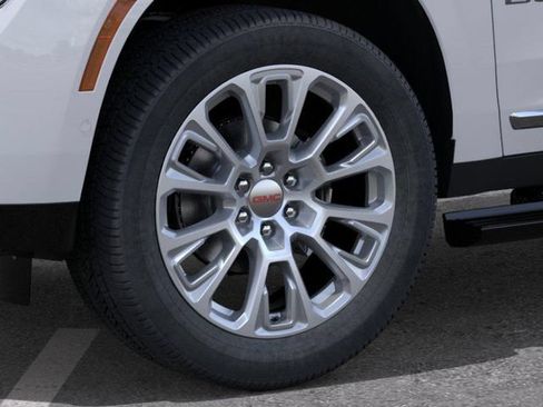 New 2026 GMC Yukon Denali w/ Sun & Power Step Package RWD image 9
