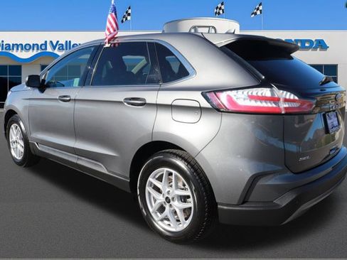 Used 2023 Ford Edge SEL image 4