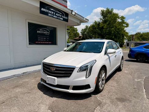 Used 2019 Cadillac XTS FWD image 2