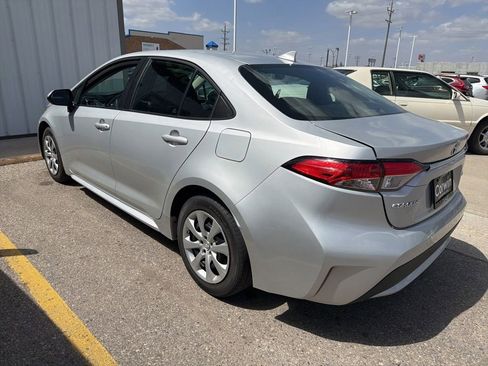 Used 2022 Toyota Corolla LE FWD image 12