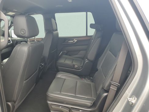 Used 2025 GMC Yukon Denali AWD/4WD image 13