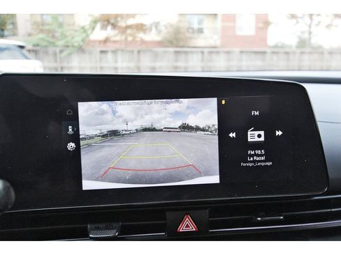 Used 2025 Hyundai Elantra SEL FWD image 27