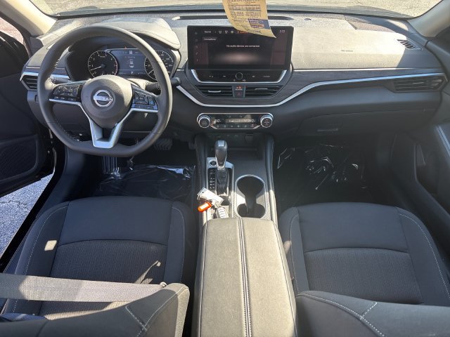 Used 2025 Nissan Altima 2.5 SV w/ SV Premium Package FWD image 15