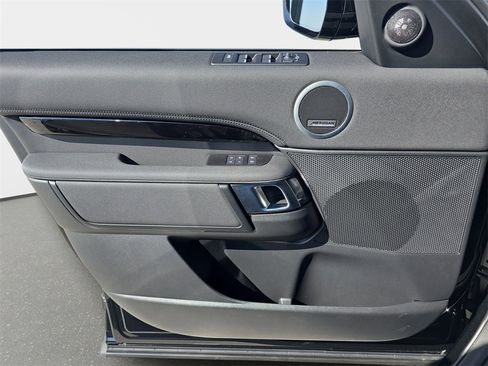 New 2025 Land Rover Discovery S image 29