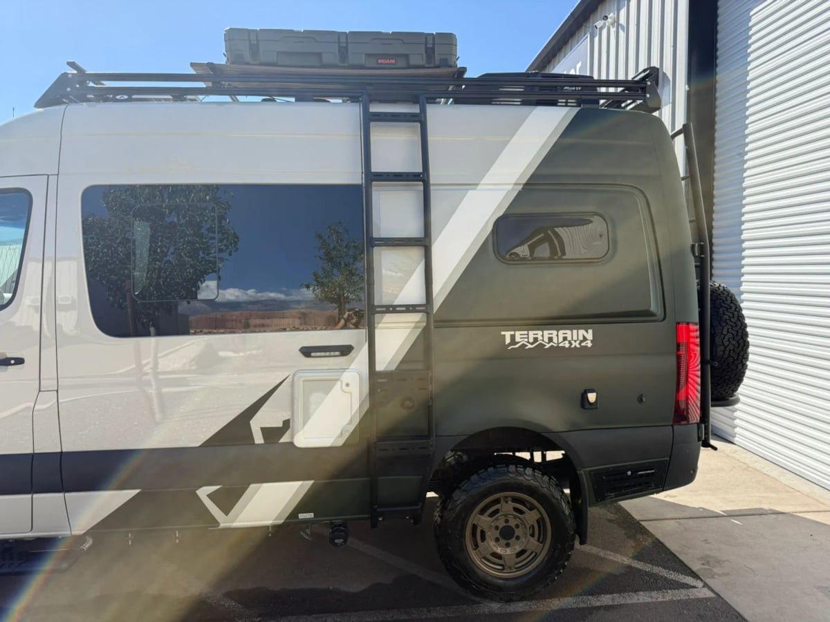 Used 2022 Mercedes-Benz Sprinter 2500 image 4