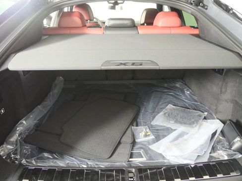 New 2026 BMW X6 xDrive40i w/ Climate Comfort Package image 18