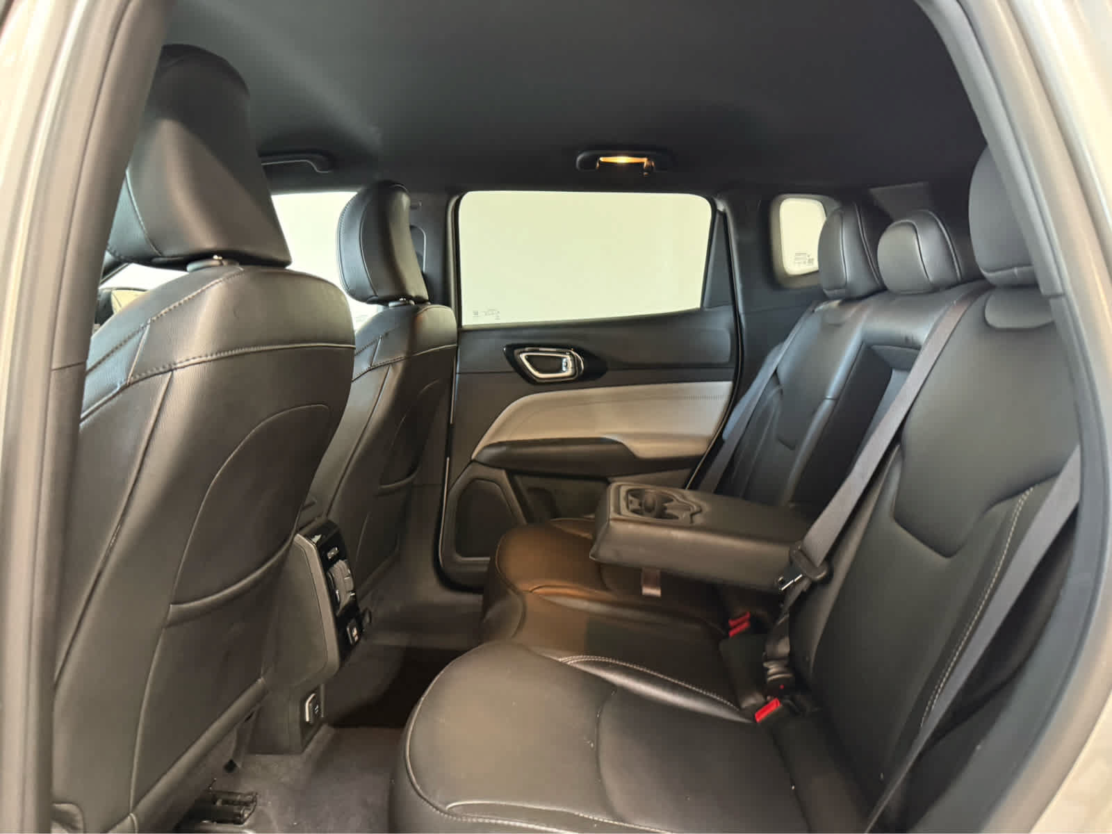 Used 2025 Jeep Compass Limited AWD/4WD image 15
