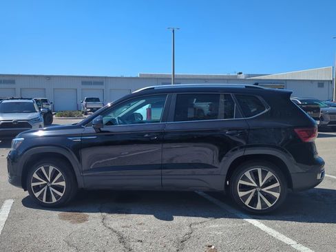 Used 2022 Volkswagen Taos SE image 8