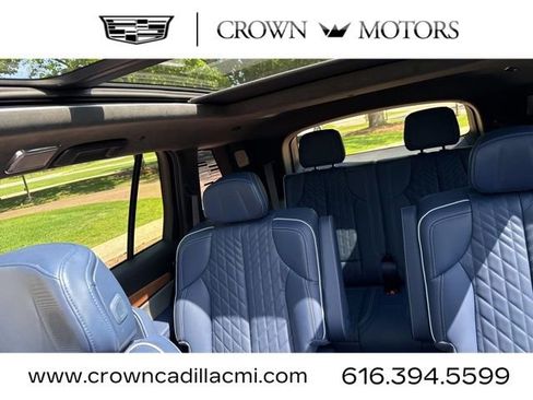 New 2026 Cadillac Vistiq Premium Luxury AWD/4WD image 31