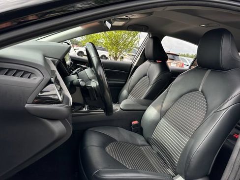 Used 2021 Toyota Camry SE FWD image 12