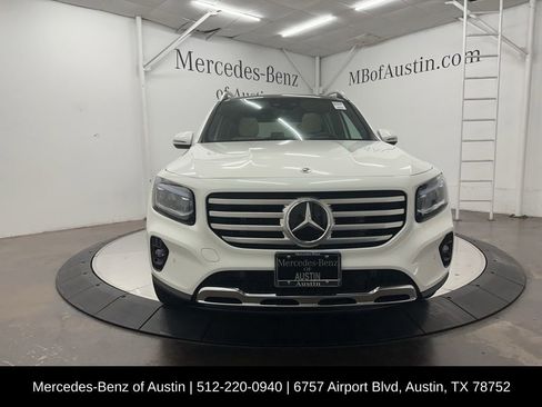 Used 2024 Mercedes-Benz GLB 250 image 2
