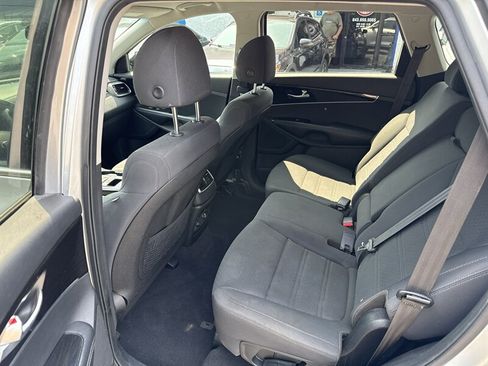 Used 2020 Kia Sorento LX w/ LX I4 Convenience Package AWD/4WD image 7