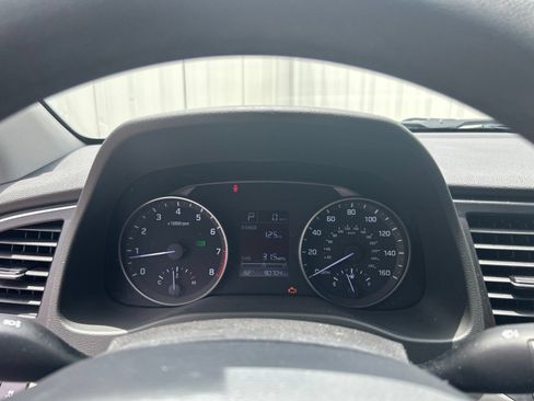 Used 2017 Hyundai Elantra SE FWD image 22