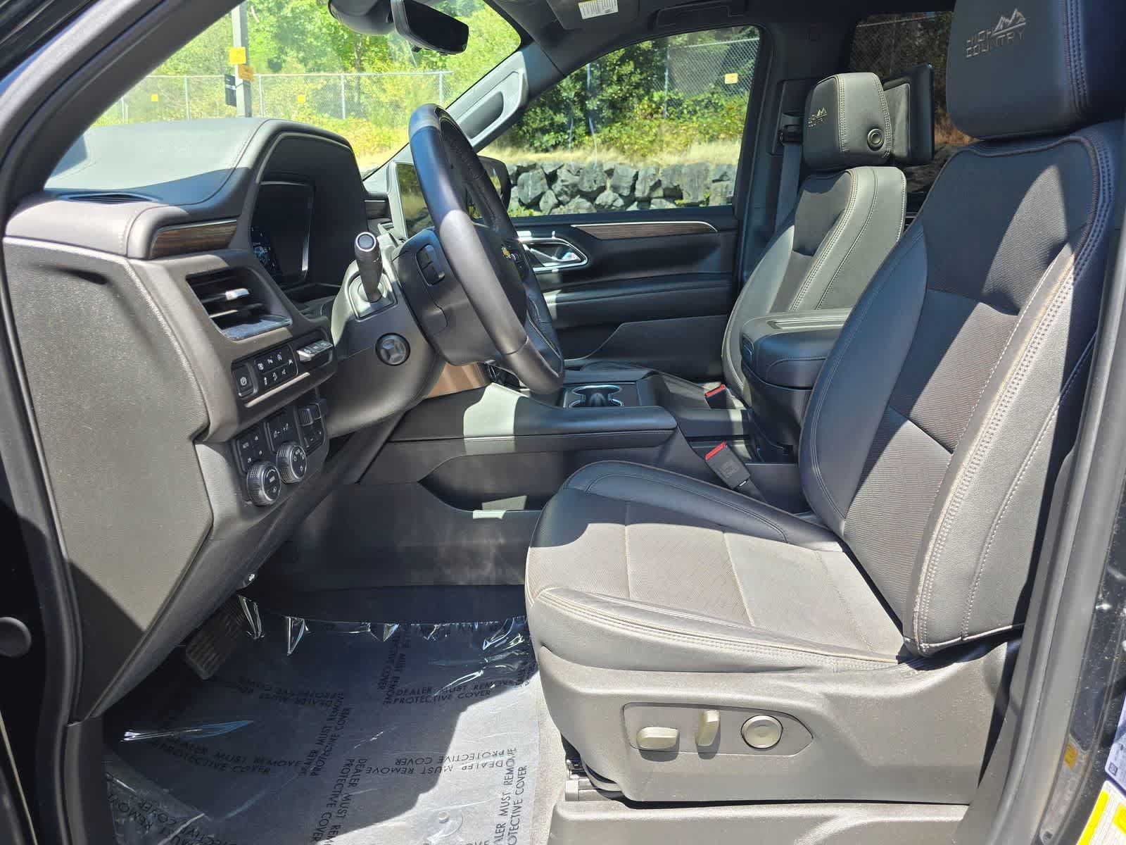 Used 2023 Chevrolet Tahoe High Country w/ Advanced Technology Package AWD/4WD image 22