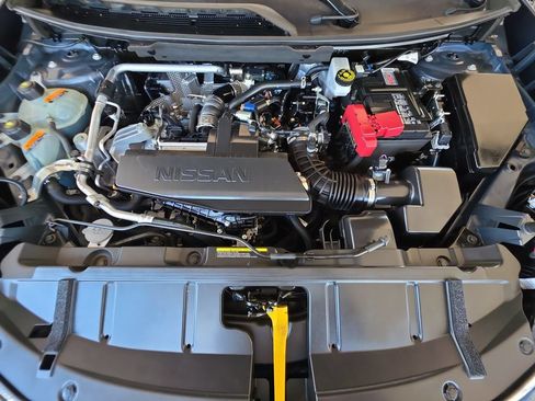 Used 2024 Nissan Rogue S FWD image 31