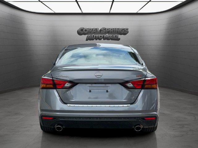 Used 2023 Nissan Altima 2.5 SR FWD image 6