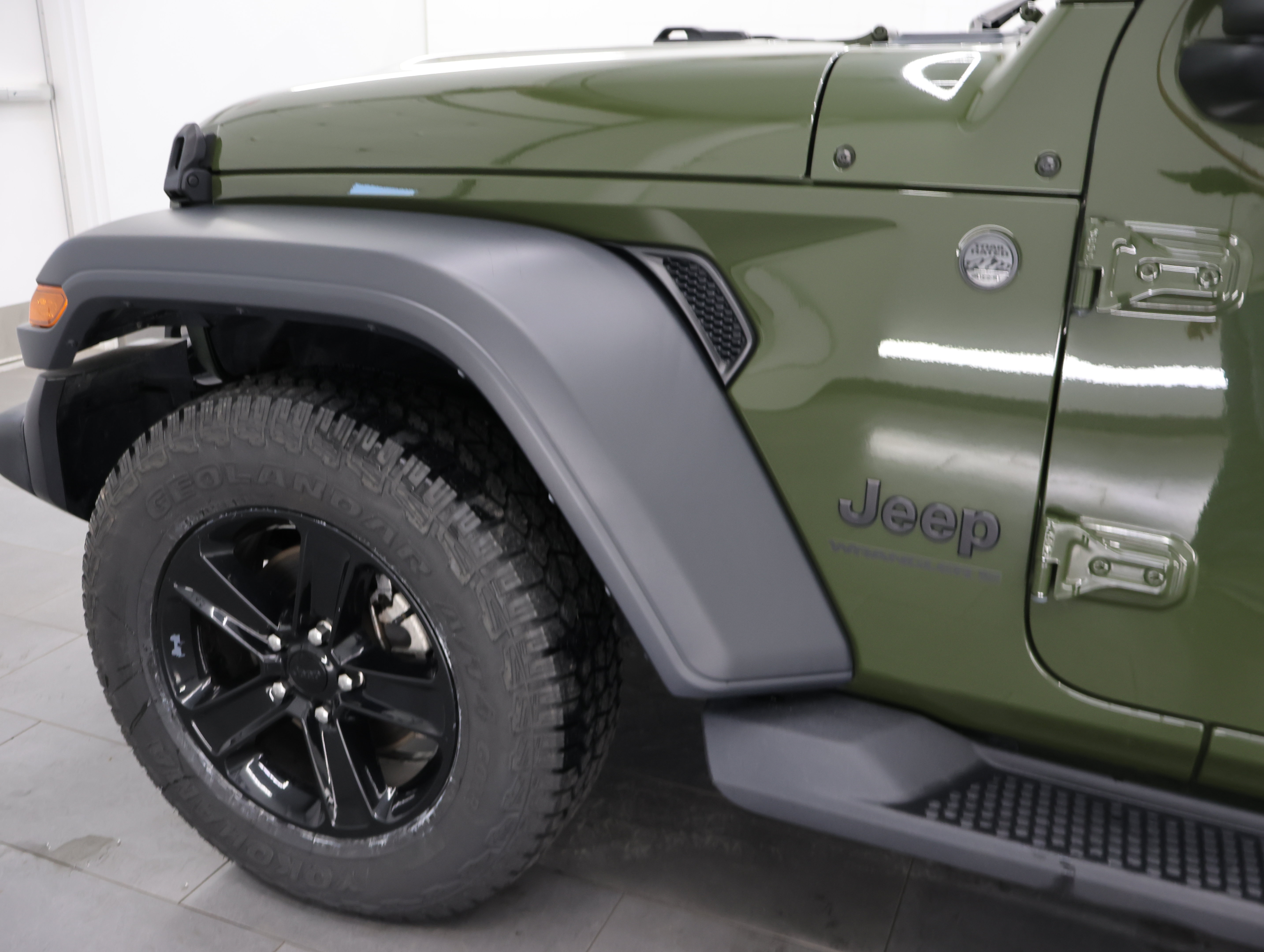 Used 2023 Jeep Wrangler Unlimited Sport AWD/4WD image 32
