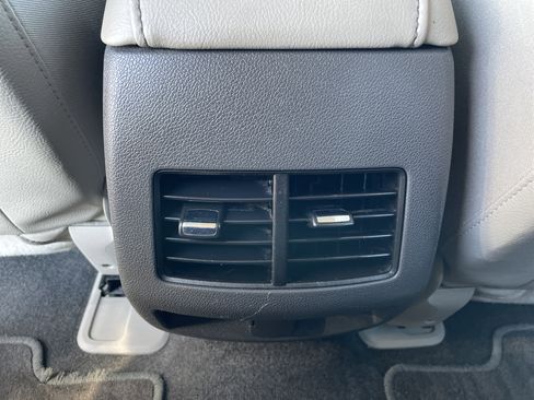 Used 2014 Ford Edge Limited w/ Driver Entry Package AWD/4WD image 18