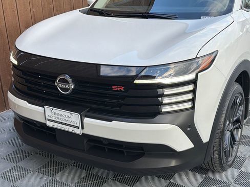 Used 2025 Nissan Kicks SR image 21