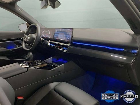 Used 2025 BMW 530i xDrive image 70