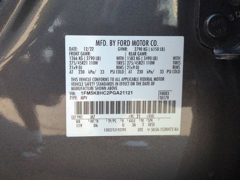 Used 2023 Ford Explorer Platinum w/ Technology Package AWD/4WD image 40