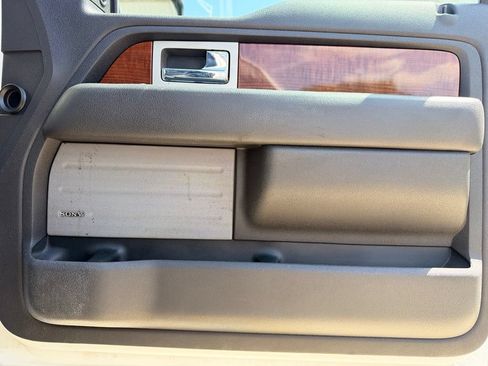 Used 2010 Ford F150 Lariat RWD image 16