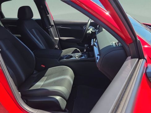 Used 2023 Honda Civic Sport image 15