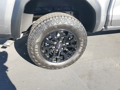 New 2026 GMC Canyon Elevation w/ Convenience Package image 5