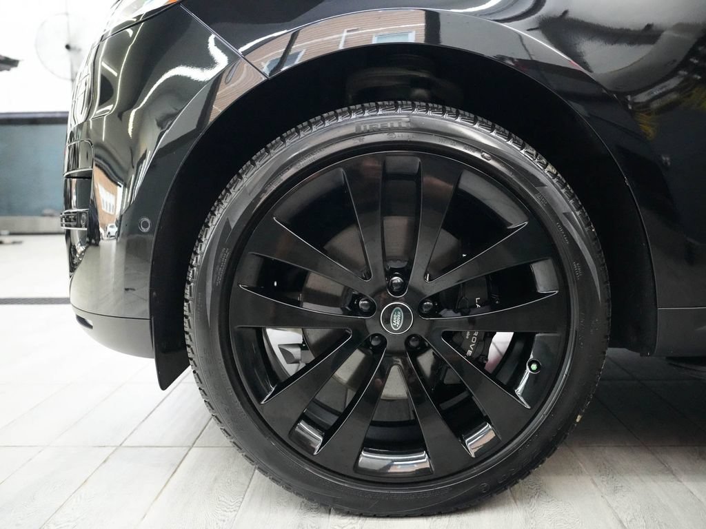 Used 2024 Land Rover Range Rover Sport SE AWD/4WD image 9
