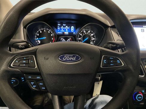 Used 2018 Ford Focus SEL image 36