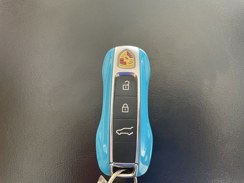 Used 2024 Porsche Cayenne AWD image 25