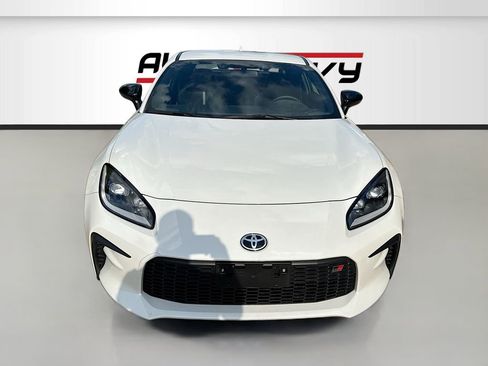 Used 2024 Toyota GR86 Premium image 2