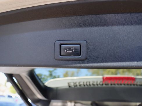 Used 2019 Subaru Ascent Limited AWD/4WD image 43