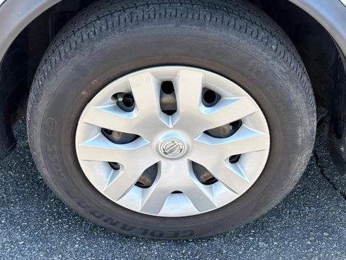 Used 2020 Nissan Rogue Sport S image 13