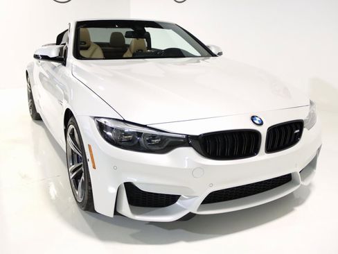 Used 2018 BMW M4 Convertible image 29
