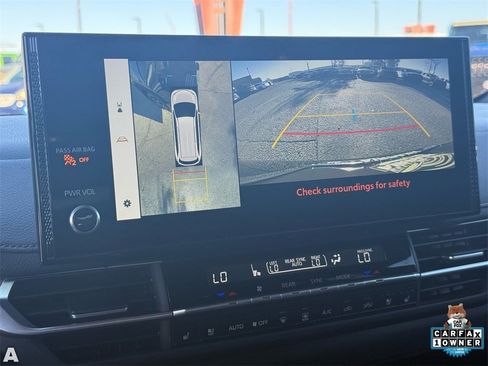 Used 2025 Toyota Sienna Platinum image 20