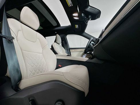 New 2025 Volvo XC90 T8 Plus w/ Protection Package Premier image 28