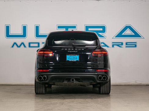 Used 2018 Porsche Cayenne S image 11
