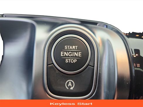 Used 2020 Mercedes-Benz GLB 250 4MATIC image 37