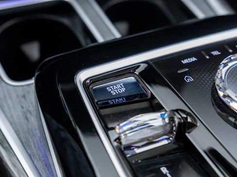 Certified 2023 BMW i7 xDrive60 w/ Executive Package 2 image 21